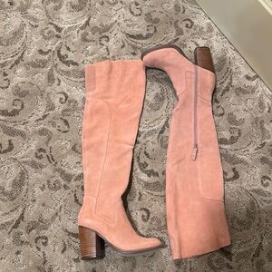 Stylish Tan Knee-High Women's Boots